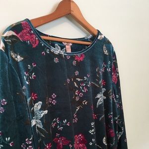 White Stag floral velvety blue 3/4 length sleeve